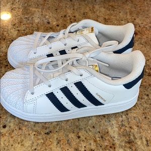 Rand new adidas gazelle boys sneakers size 10